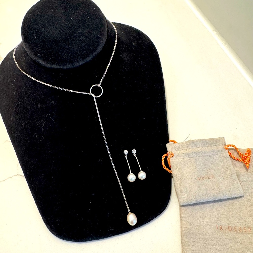 Lariat necklace and earrings made by Tiffany & Co.’s pearl company Iridesse.